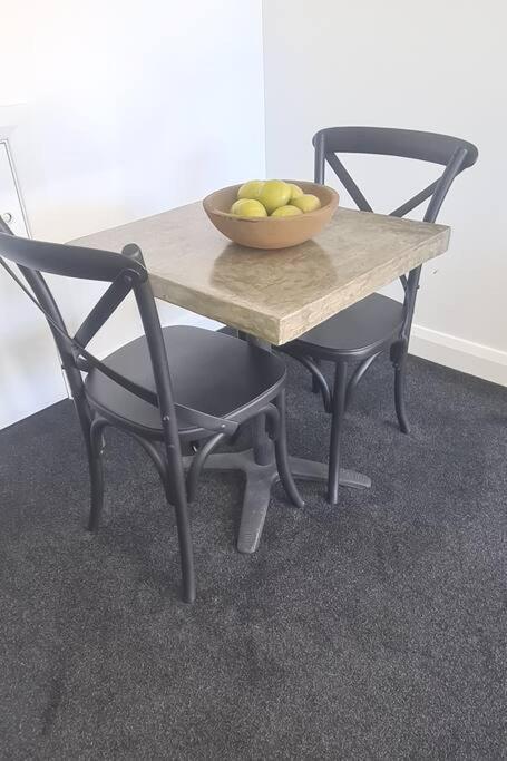 Apartment 1 - Haddin Court - Executive One Bedroom Blenheim Eksteriør billede