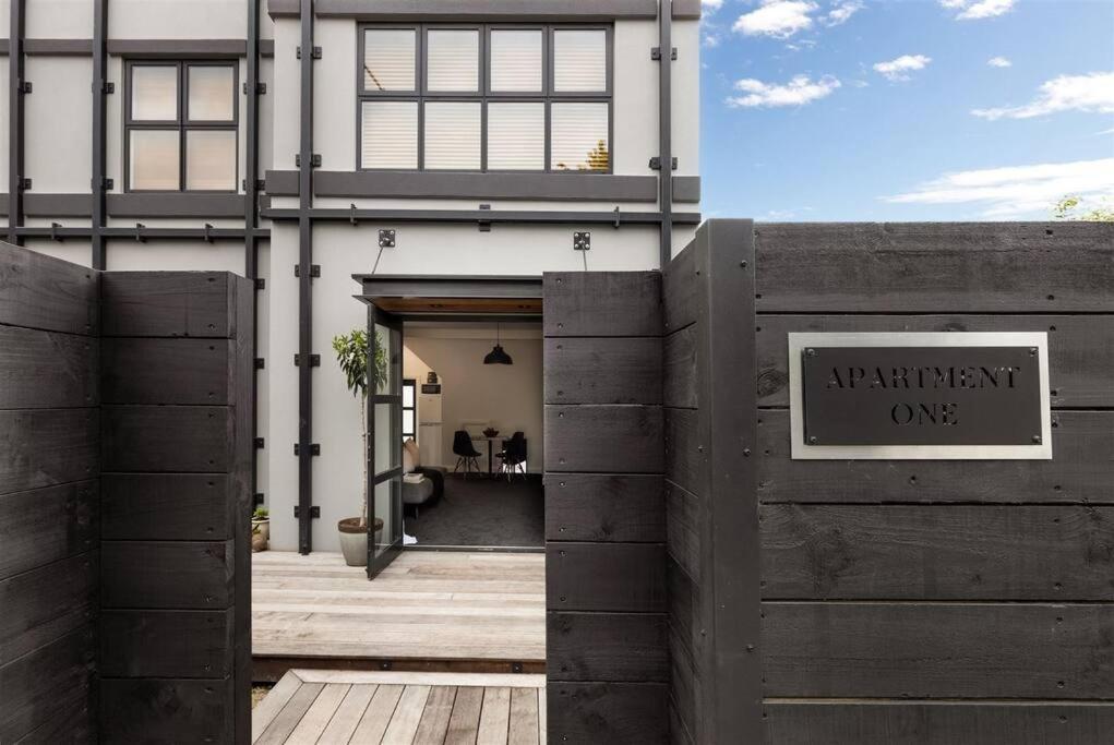 Apartment 1 - Haddin Court - Executive One Bedroom Blenheim Eksteriør billede
